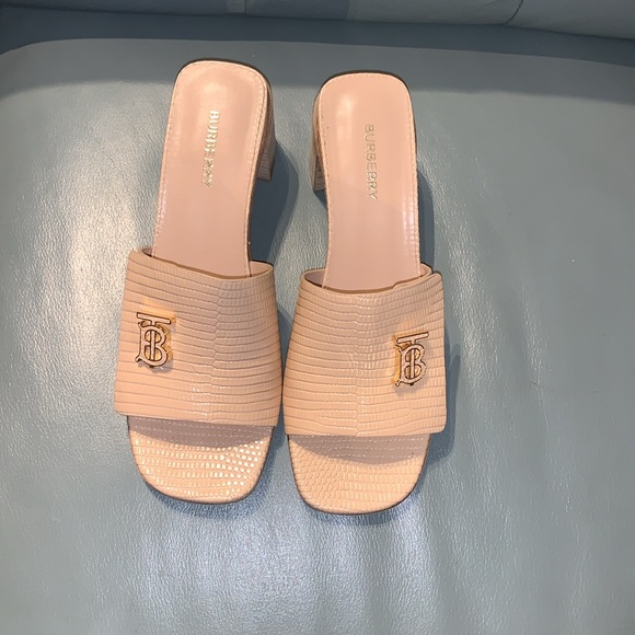 Burberry Winnie Lizard-Embossed Mule Sandals - Picture 4 of 10